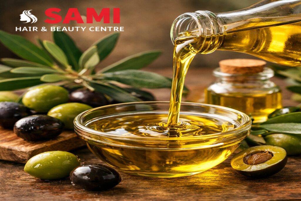 ORS olijfolie ingrediënt close-up met verse olijven